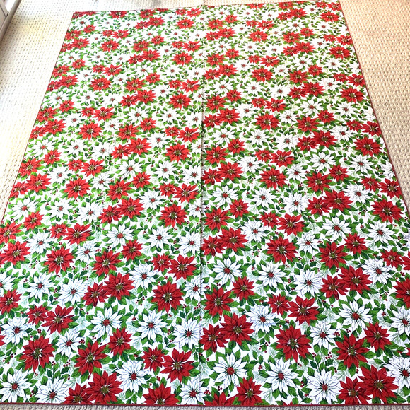 Christmas Tablecloth 1980’s Lightweight Cotton Blend Poinsettias Red Green White - Picture 3 of 10